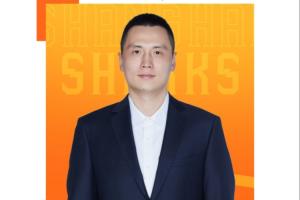 转正了！上海男篮官宣：正式任命卢伟为主教练
