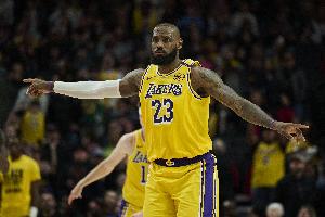 詹姆斯：打NBA的最好方式是全力以赴 这能为你弥补很多失误