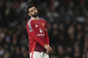 B费：不能在0-2落后时才清醒过来 能进两个定位球很好但不够