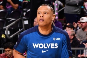 生涯第二次首发可惜伤退！杰伦-克拉克7中6拿下14分4断 正负值+20