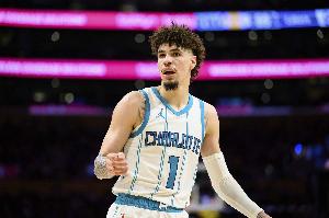 明天背靠背打勇士！黄蜂过去两场输了95分 追平历史纪录
