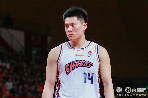 媒体人：李弘权打不了国家队就是脚步不行 他防纳托尔完全跟不上
