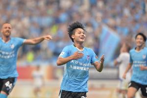 19岁国青小将毛伟杰进入大连英博战泰山首发，将迎中超首秀