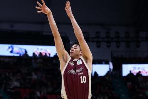 当选全明星MVP！邹雨宸13中11砍下全队最高23分 另有5板2助1断1帽