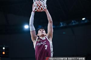 尽显天赋！曾凡博8中7拿到15分5板2助 除了三分都是暴扣