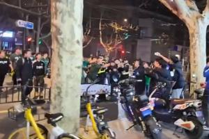 疑为京沪球迷冲突后续！徐汇公安：刘某水因寻衅滋事被行拘八日