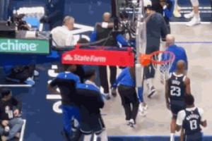 欧文本已在返回更衣室路上😭但中途调头坚持完成罚球
