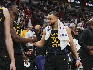 科尔：库里和巴特勒之间配合得很好 巴特勒攻防俱佳