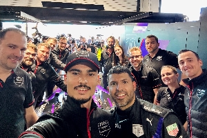 转战赛车圈🏎️36岁阿圭罗在迈阿密完成FE电动方程式比赛首秀✅