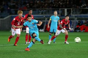 10年前0-3巴萨！金英权：非常难过被巅峰的苏牙戴帽，会永远记住