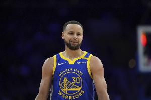 🎯常规操作！库里今日三分13投7中 本季三分命中率重回4成😝