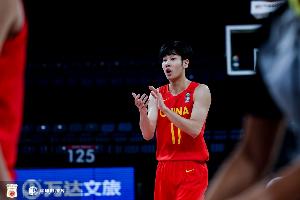 😍18岁“国青大腿”张博源入选耐克巅峰赛世界队 中国第16人