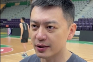 杨鸣：我们还需时间磨合 但比赛态度&精神面貌要保持上一场的状态