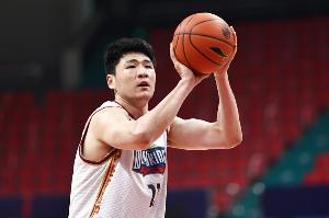 正负值+24全场最高！赵柏清场上作用显著 7中5&三分2中2拿12分7板