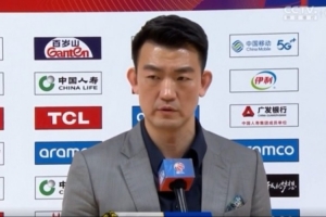 王博：球队还是立足防守 一直保持防守强度