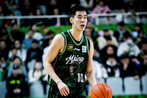 国内球员少有的冲击力💪郭昊文13罚11中 贡献17分5篮板助队赢球