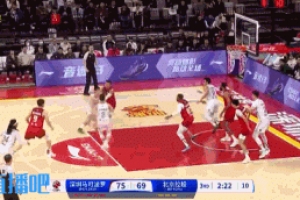 👏相信老队友！威姆斯连续传球找周鹏得分&深圳再度领先上双