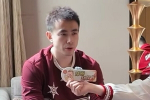 赵继伟：后卫比较看好廖三宁 过去一年他进步很大