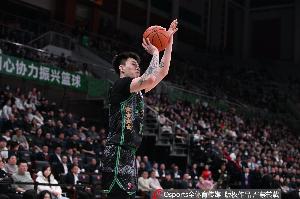 全能锋线！张镇麟11中8&三分6中4得20分5板9助 正负值+26全场最高