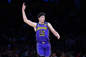 里夫斯3月场均23.4+6.3+5.7！前几的三当家？湖媒：前2 但不是第2