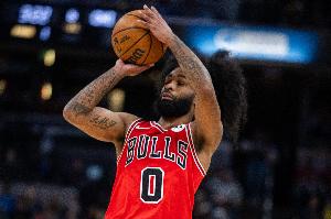 高效！科比-怀特18中10&14罚13中砍35+5 下半场12中9爆砍31分