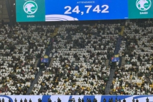 国足0-1客负沙特，本场比赛现场观众人数为24742人