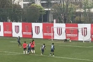 热身赛-成都蓉城3-2击败重庆铜梁龙 比赛末段主动演练10打11战术