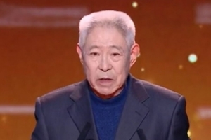 吴忻水讲述父亲吴成章故事：他是个和篮球较了一辈子劲的倔老头