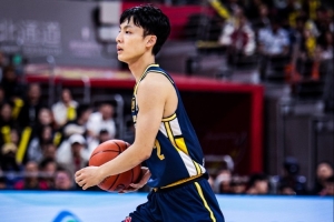 徐杰：首先要做好防守 我们在主场还是会更兴奋一点