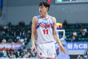 中规中矩！齐麟8中4拿到15分6篮板 有4失误&正负值-10