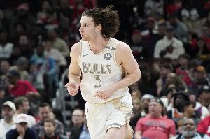 🤔基迪本赛季合计有五次三双 而两战湖人皆砍三双