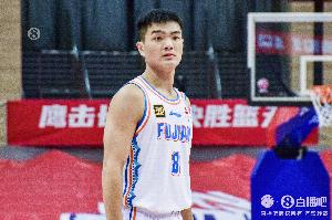 杀伤力在线！黎伊扬13中4&11罚9中拿到17分4板6助2断 出现6失误