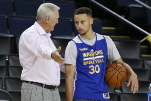 库里谈总得分超Logo男：我很激动 他对于勇士/NBA/篮球界意义非凡