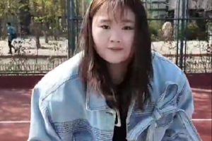 刘禹彤晒日常随笔：左手捧花&右手控球 清明的思念也是与万物重逢
