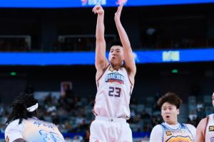 本土第六位！林葳季后赛砍30+10 比肩郭艾伦/胡雪峰/巩晓彬等名宿