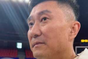 徐杰G1赛后加练 杜锋：看到徐杰小胡等球员的自我要求 感到很欣慰