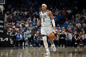 特雷-杨：班凯罗表现出色 必须给他制造麻烦但防他不可能做到完美