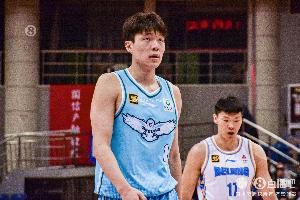 媒体人：赛前很多人不看好青岛队 活力&冲劲是拿下这轮系列赛关键