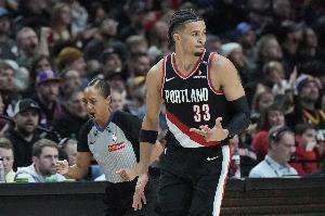 演员的自我修养？卡马拉18中6拿到16分6板 绝杀空篮不中