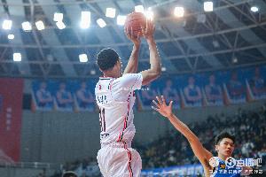 正负值+24最高！贝兹利半场13分钟5中3拿到9分4板 三分2中1