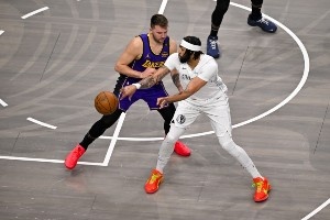 爱恨情仇元素拉满！湖侠大战NBA各大社媒浏览量已达4.29亿🔥