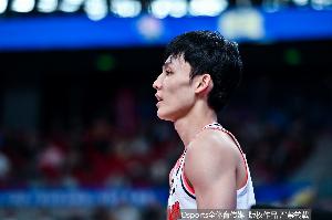 没啥手感！徐杰上半场20分钟6投1中仅得5分2篮板2助攻