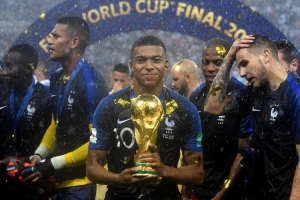 FIFA：登贝莱等巴黎三人、姆巴佩、恩佐有机会成为“双世界冠军”