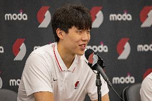 🙌来了！开拓者夏联首发：16号秀中国中锋杨瀚森领衔！