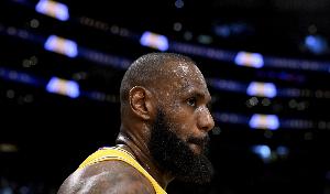 美记：亚马逊一直在积极争取让詹姆斯退役后成他们NBA报道的门面