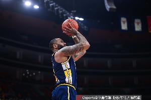 直播吧：广东并无计划使用外援优先续约权
