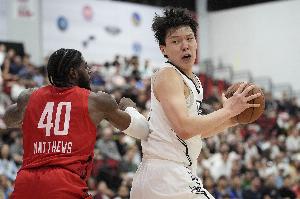 媒体人：转身接欧洲步展现杨瀚森的特点 大帽告诉小杨这协防好多