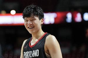 队记打趣：利拉德看了3场杨瀚森 就决定重回开拓者🤪
