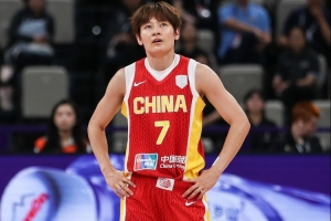 杨力维：展现了中国女篮精神 重要的不是结果 而是下一次做得更好