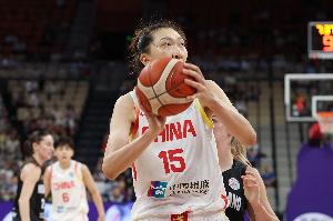 媒体人：女篮基础盘还是韩旭 她可以是莫布里但我们还没有米切尔